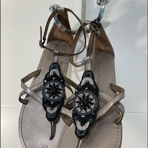 Tommy Bahama pewter glass beaded sandals size 10